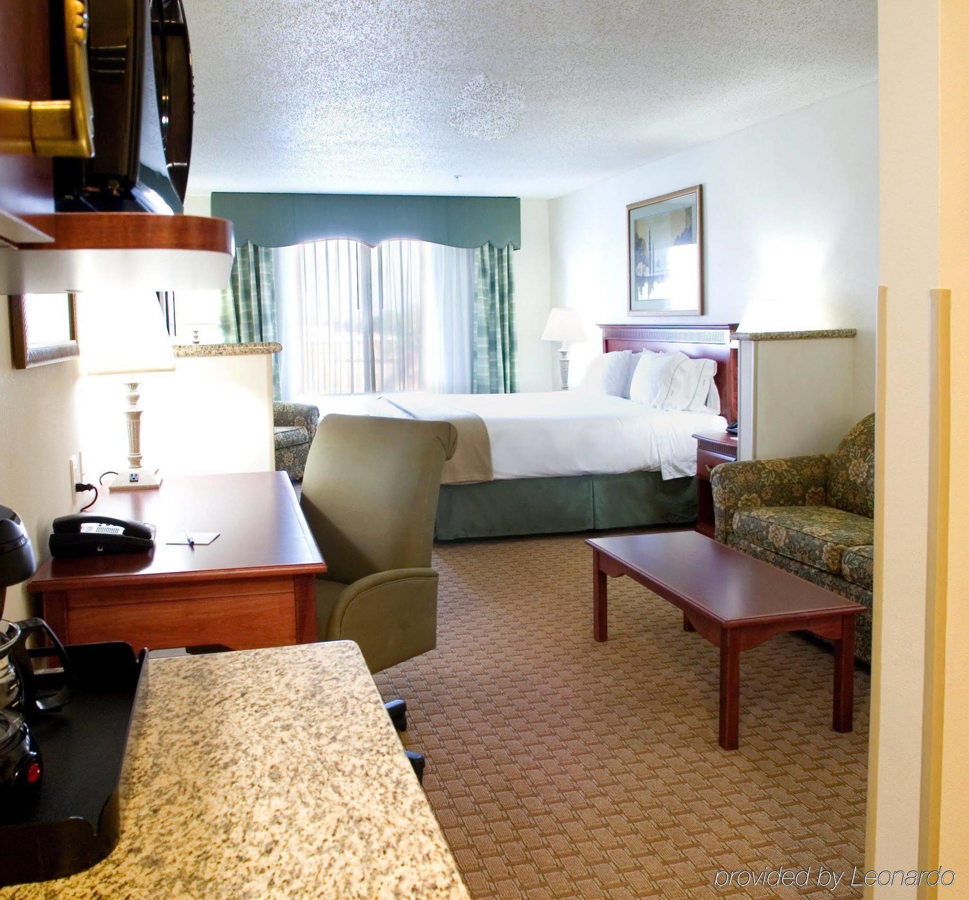 Holiday Inn Express & Suites Selma By Ihg Oda fotoğraf